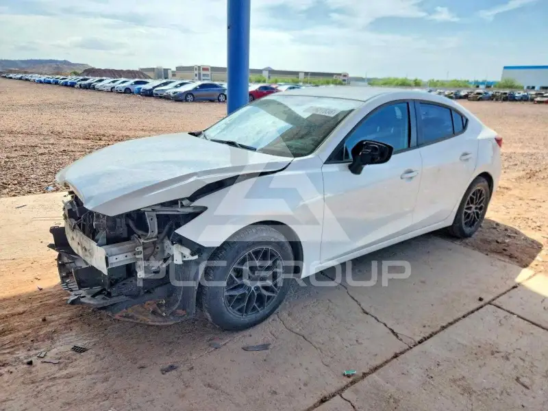 2016 Mazda 3 photo