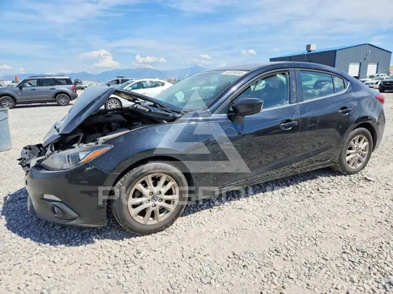 2016 Mazda 3 photo