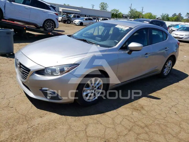 2016 Mazda 3 photo