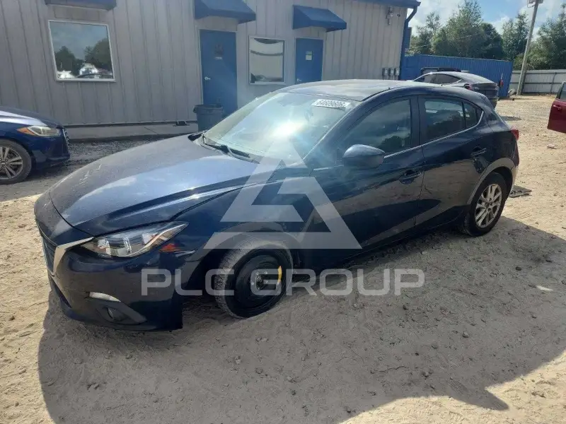 2016 Mazda 3 photo