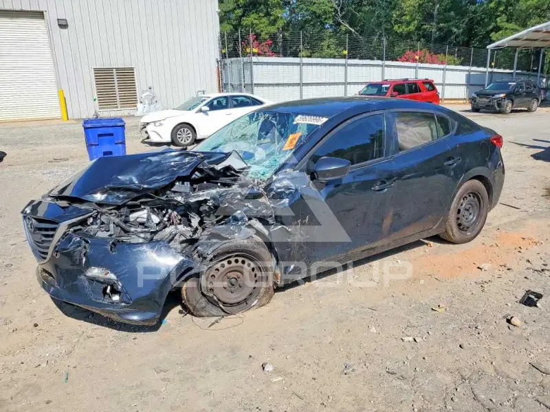 2016 Mazda 3 photo