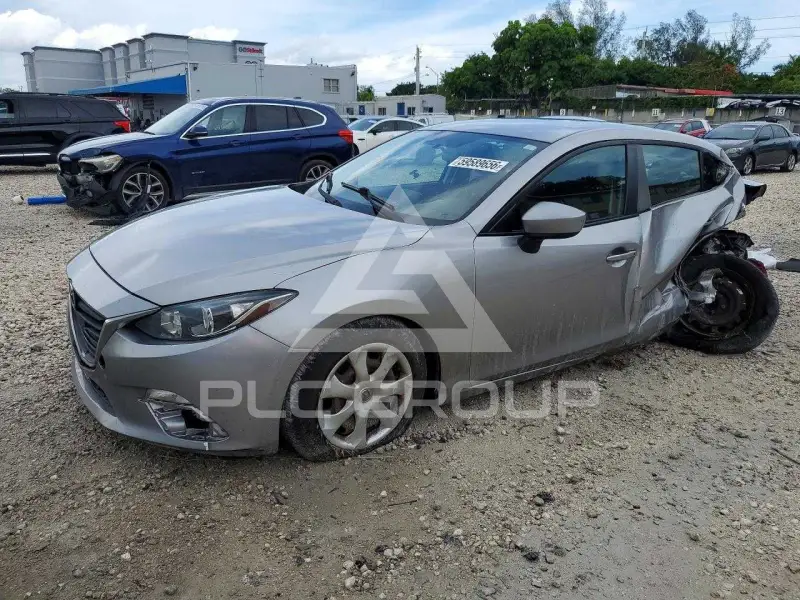 2016 Mazda 3 photo