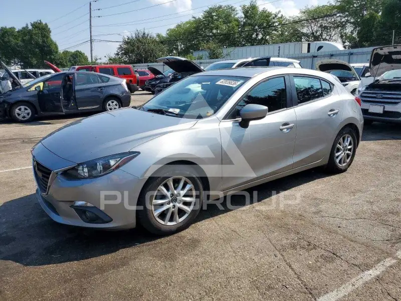 2016 Mazda 3 photo
