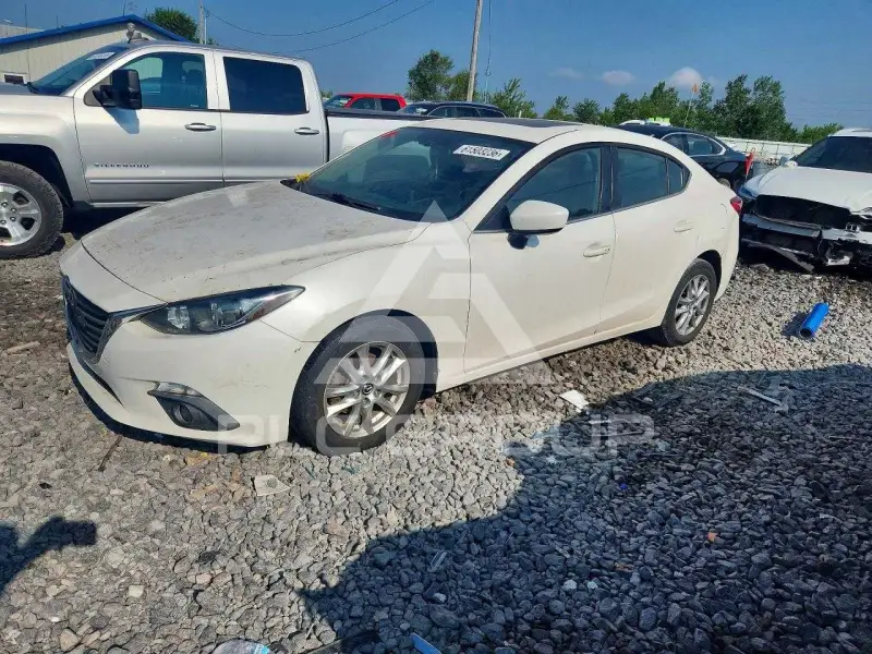 2016 Mazda 3 photo