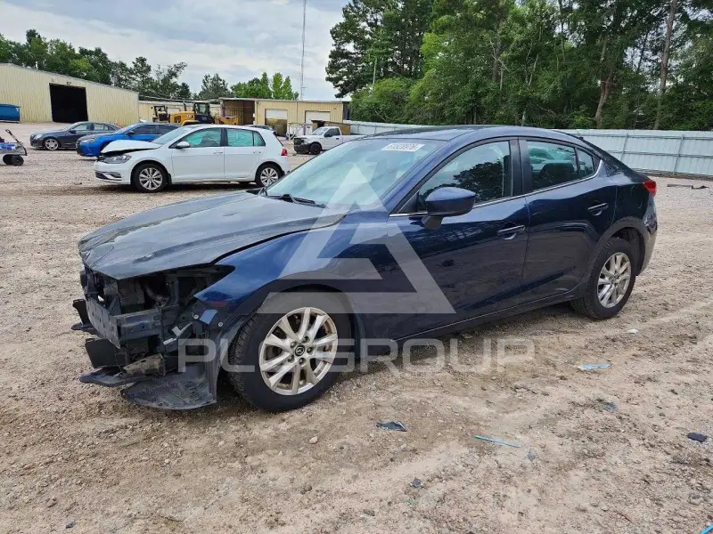 2016 Mazda 3 photo