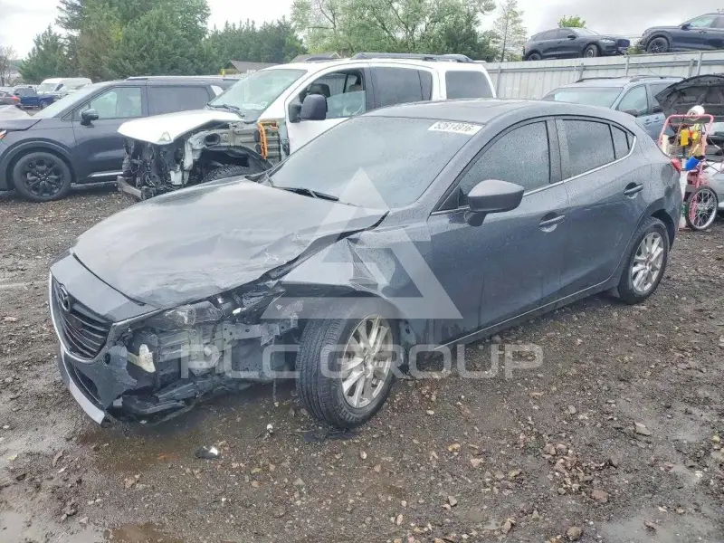 2016 Mazda 3 photo