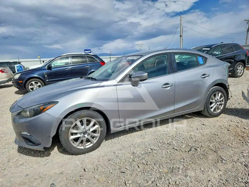 2016 Mazda 3 photo
