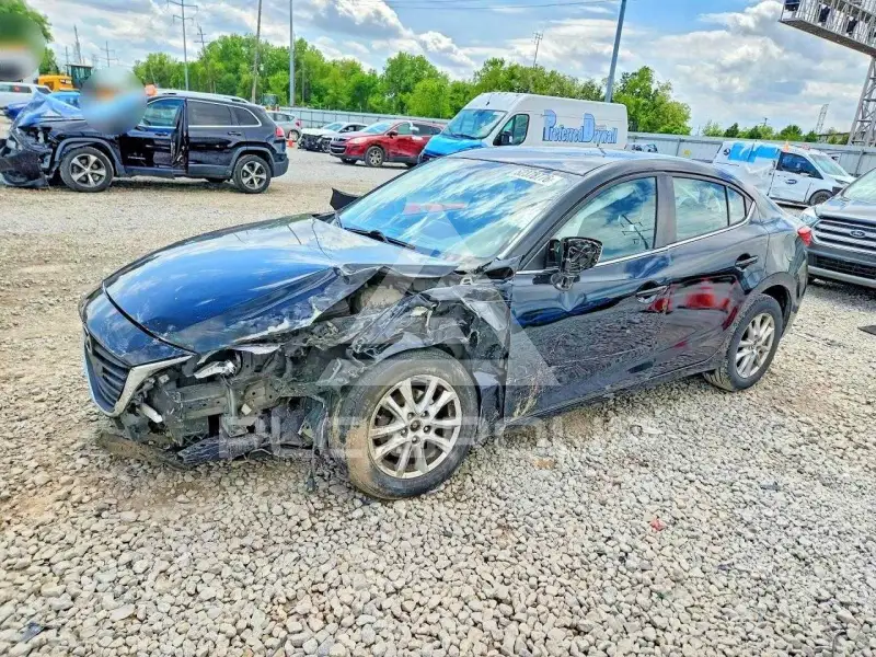 2016 Mazda 3 photo