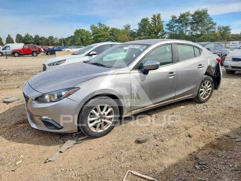 2016 Mazda 3 photo