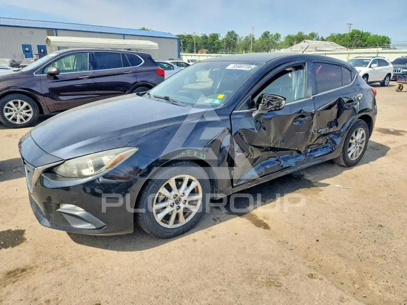 2016 Mazda 3 photo