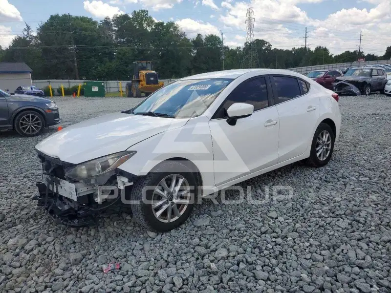 2016 Mazda 3 photo
