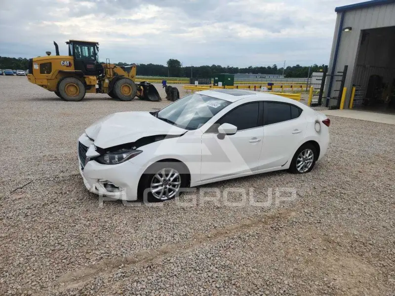 2016 Mazda 3 photo