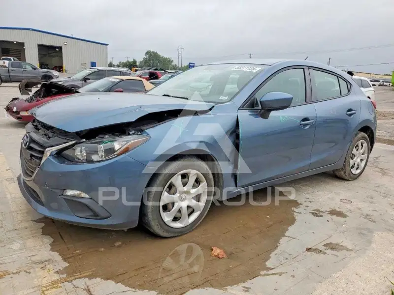 2016 Mazda 3 photo