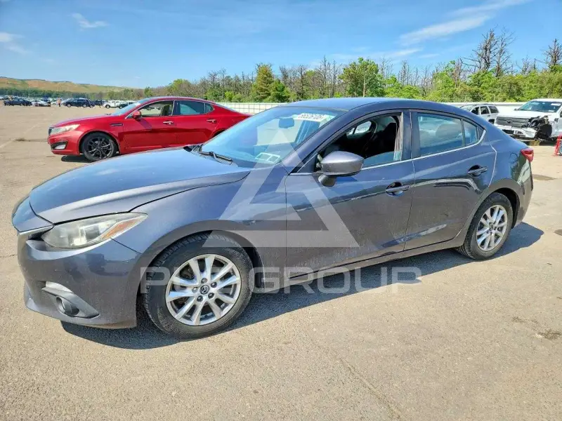 2016 Mazda 3 photo