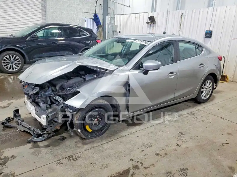 2016 Mazda 3 photo