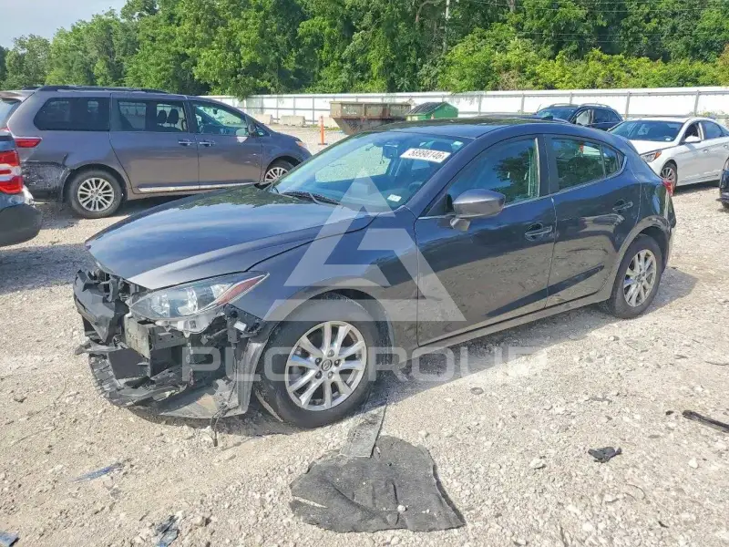 2016 Mazda 3 photo