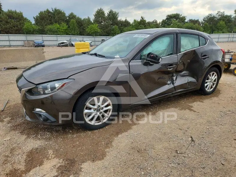 2016 Mazda 3 photo