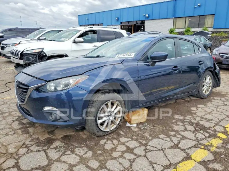 2016 Mazda 3 photo