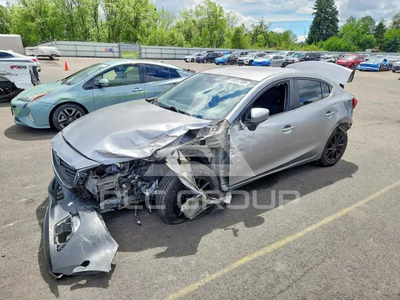 2016 Mazda 3 фото