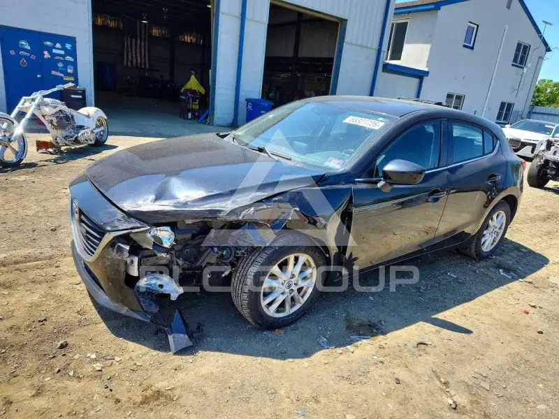 2016 Mazda 3 photo