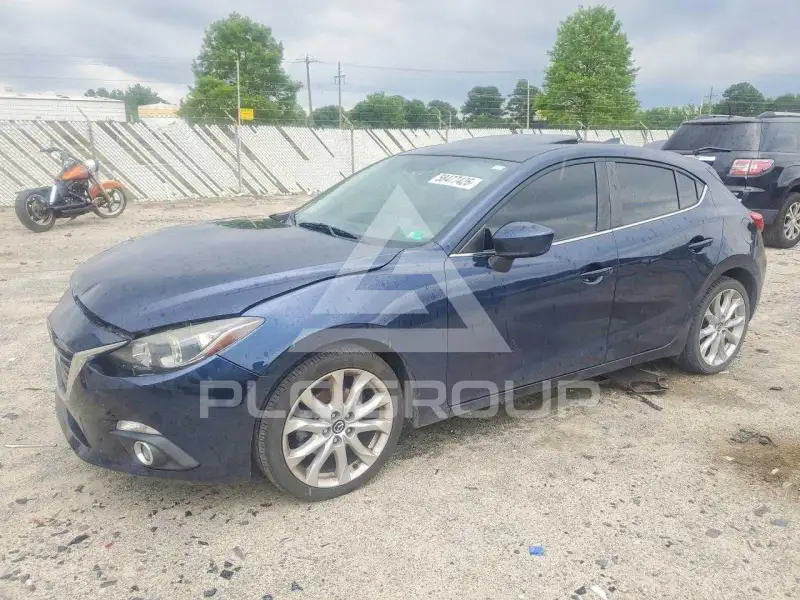 2016 Mazda 3 photo