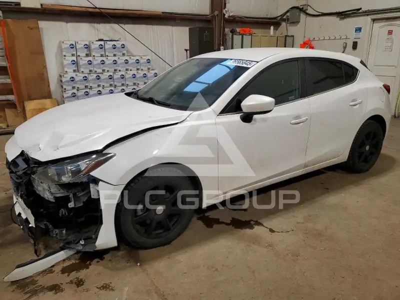 2016 Mazda 3 photo