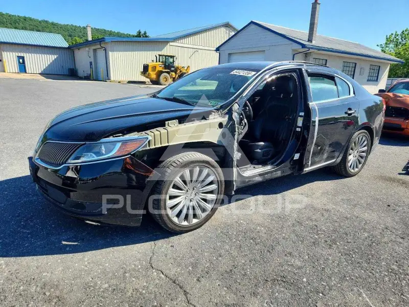 2016 Lincoln MKS photo