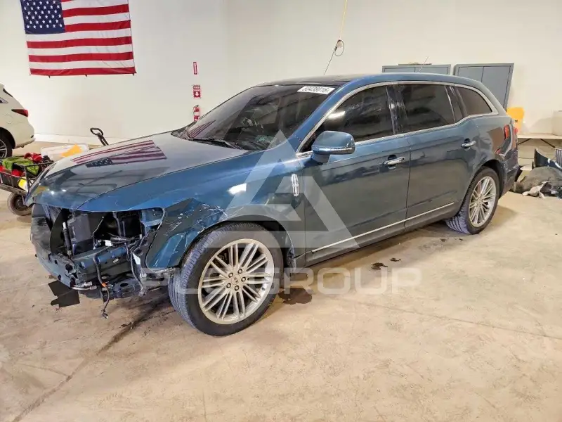 2016 Lincoln MKT фото