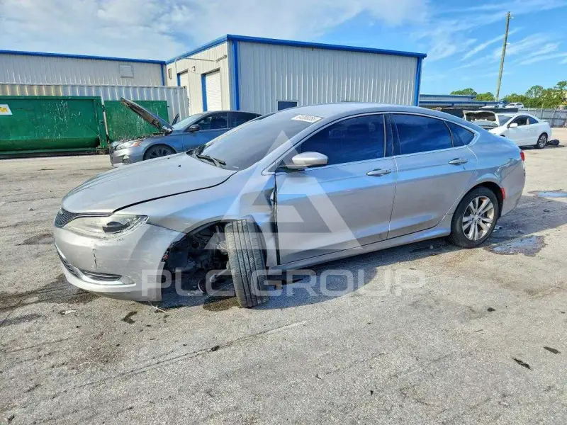 2016 Chrysler 200 photo