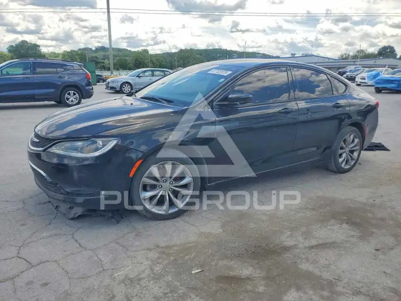 2016 Chrysler 200 photo