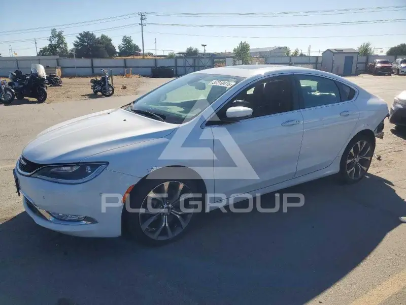 2016 Chrysler 200 photo