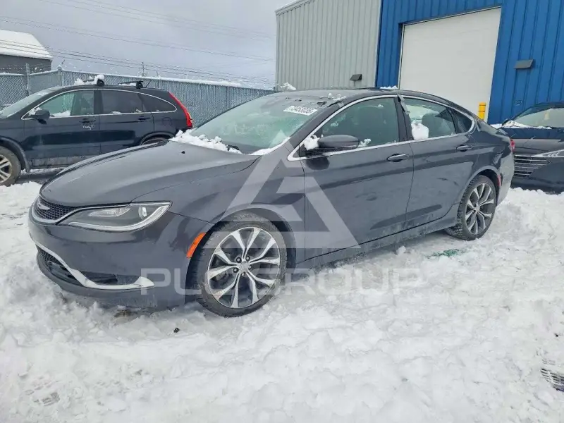 2016 Chrysler 200 photo