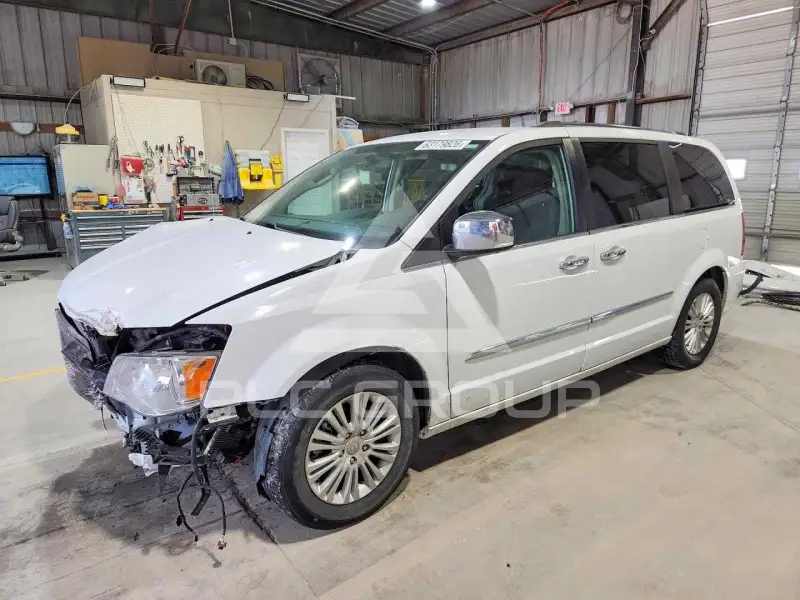 2016 Chrysler TOWN & COUNTRY photo