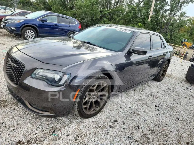 2016 Chrysler 300 photo
