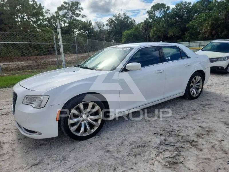 2016 Chrysler 300 фото