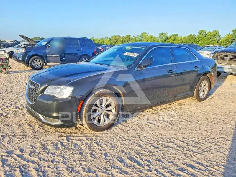 2016 Chrysler 300 photo