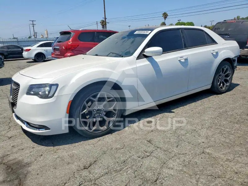 2016 Chrysler 300 photo