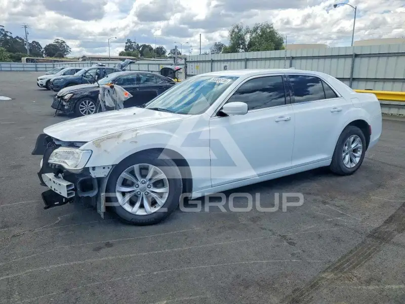 2016 Chrysler 300 photo