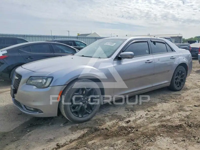 2016 Chrysler 300 фото