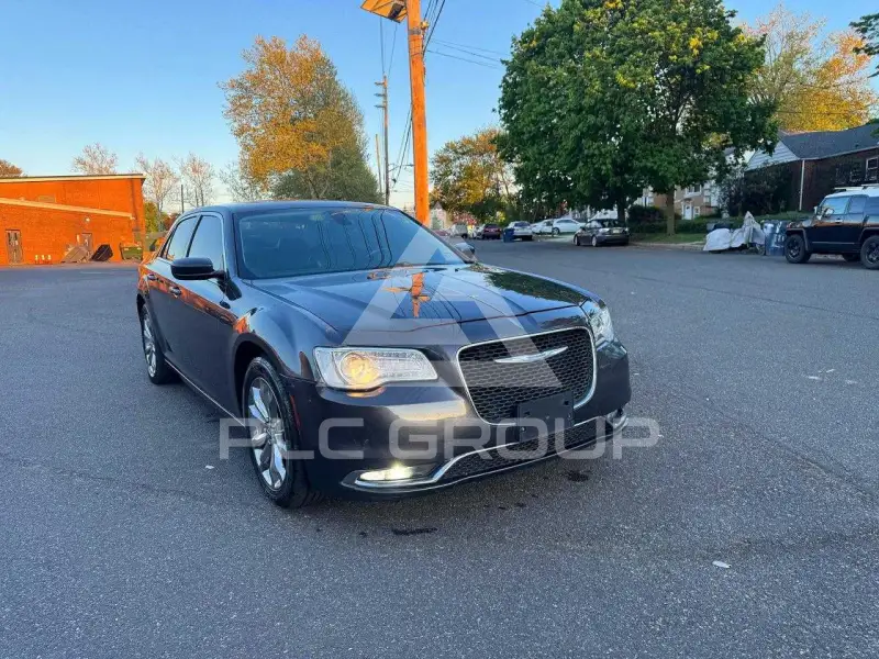 2016 Chrysler 300 фото