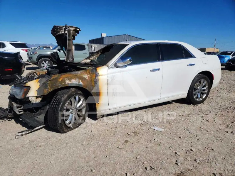 2016 Chrysler 300 photo