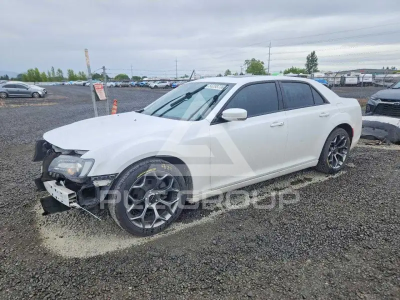 2016 Chrysler 300 photo