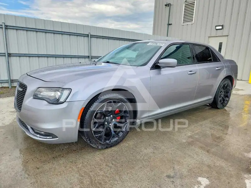 2016 Chrysler 300 photo