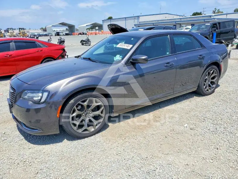 2016 Chrysler 300 photo