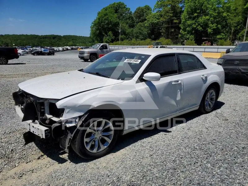 2016 Chrysler 300 photo