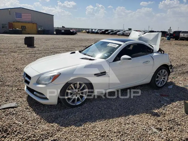 2016 Mercedes Benz SLK-Class фото