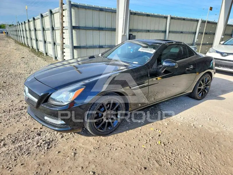 2016 Mercedes Benz SLK-Class фото