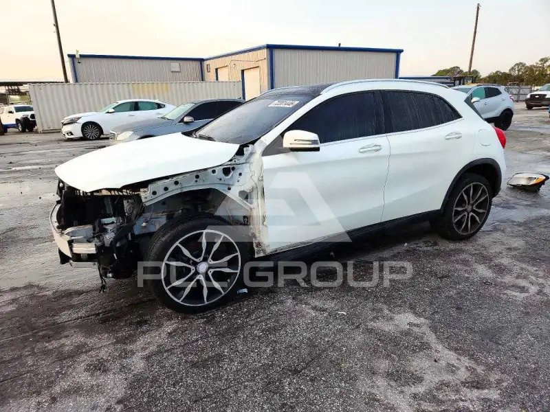 2016 Mercedes Benz GLA-Class фото