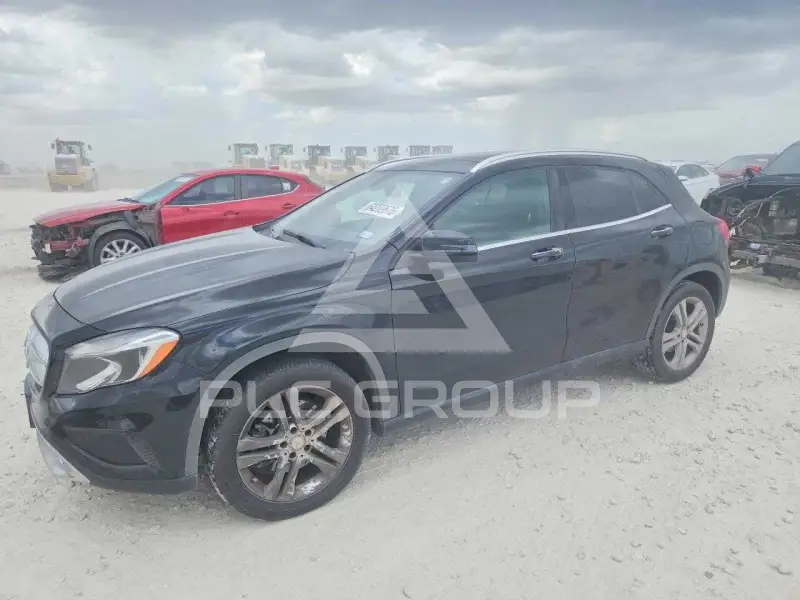 2016 Mercedes Benz GLA-Class photo