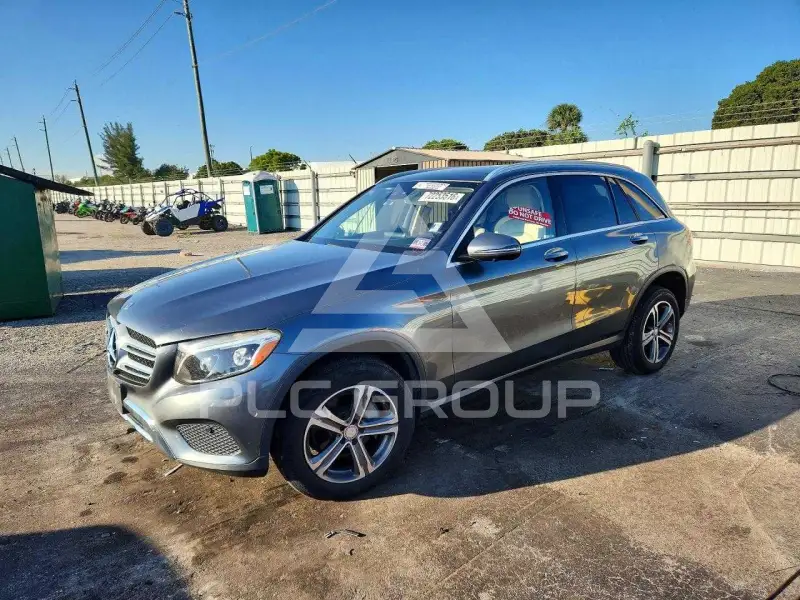 2016 Mercedes Benz GLC-Class фото